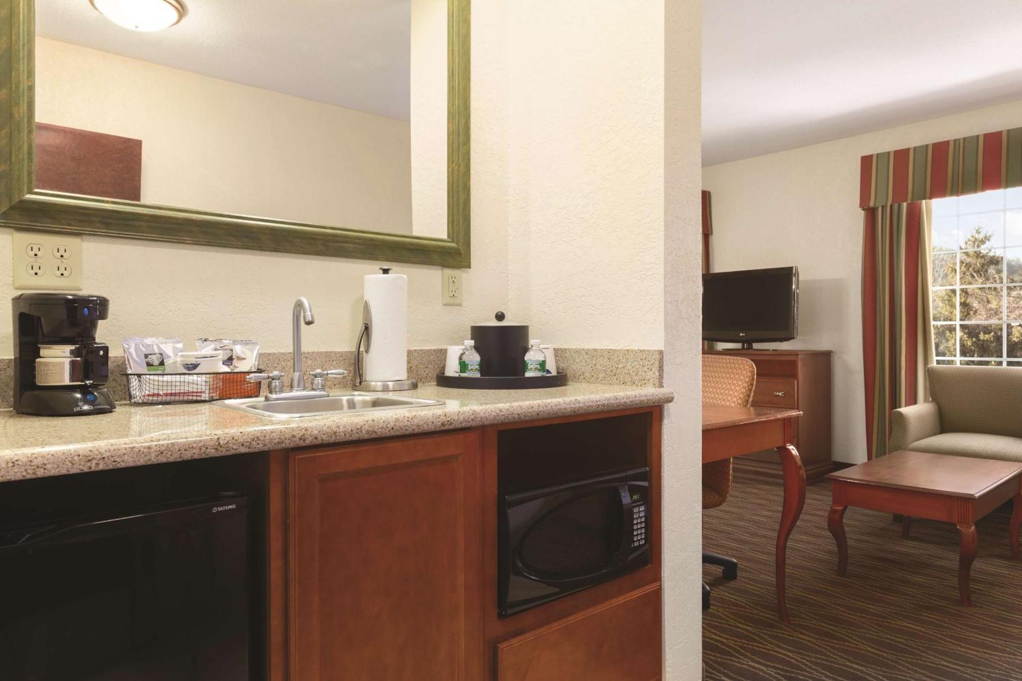 Hampton Inn&Suites Greenfield Exterior foto
