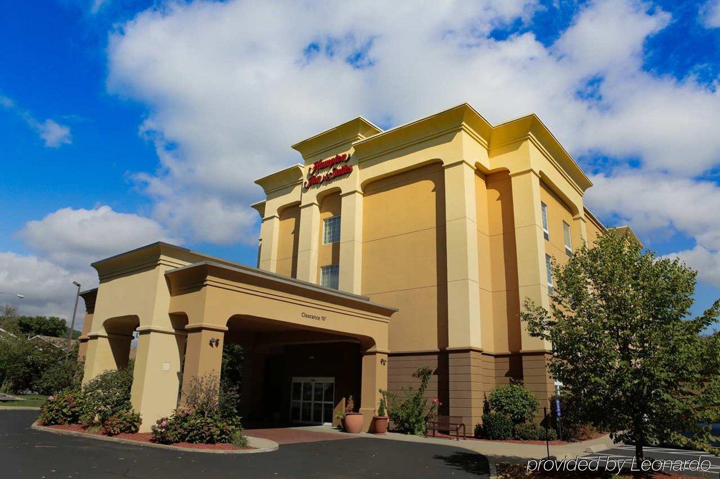 Hampton Inn&Suites Greenfield Exterior foto